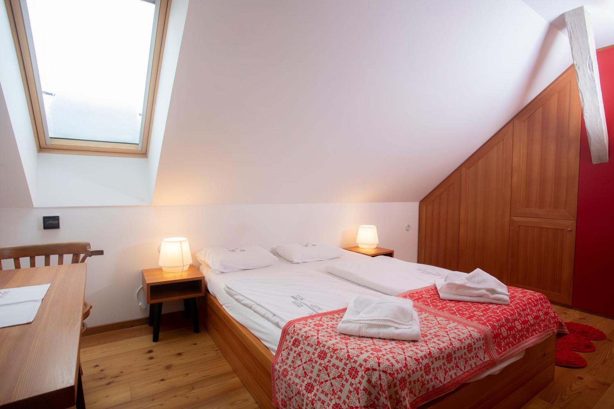 Pr'Gavedarjo Eco Heritage B&B Кранська Гора Номер фото